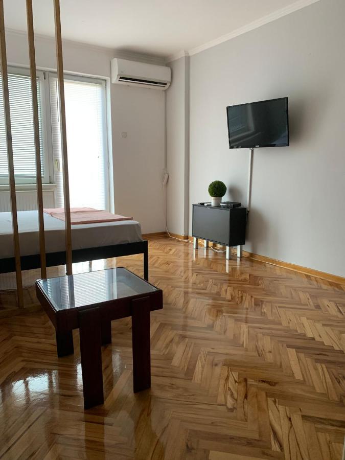 Comfy Studio - 1 Minute Walk To Delta Planet Nis Exterior photo